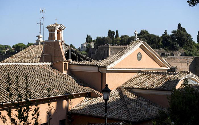 В центре Рима обрушилась крыша церкви